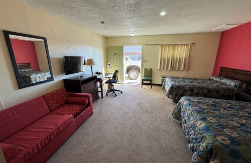 Ada Hotel | Village Inn