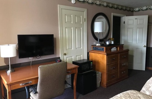 Nelson Hotel | Village Inn