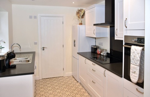Longford House | Village Life, Cosy yet Spacious Home