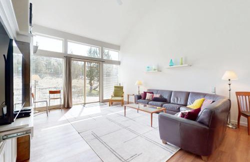 Redmond House | Village Loop Townhome