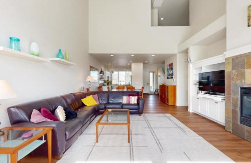 Redmond House | Village Loop Townhome