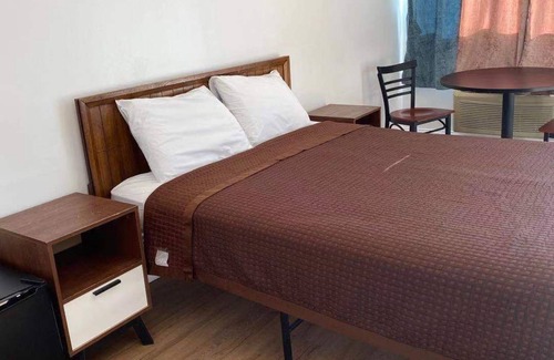 Ellenville Hotel | Village Motel