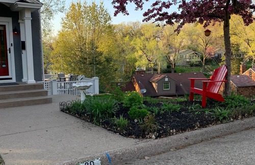 Davenport House | Village of east Davenport retreat