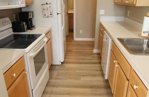 Villages of Five Points Condo | Village of Five Points, pet friendly condo!