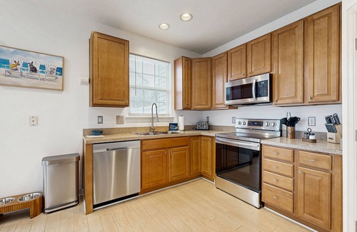 Villages of Five Points House | Village of Five Points townhouse with community pool, gym, and tennis access