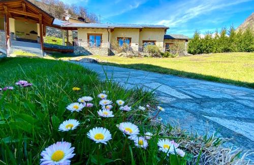 Roisan House | Village Paradis