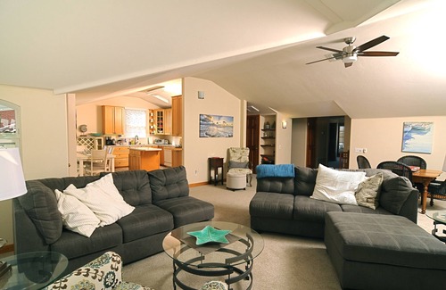 Coronado Condo | Village Penthouse—3bed2ba, half-block to park. Rate reduced for early departure