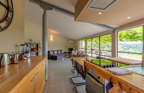Bonnieux House | Village rental for 4 with heated pool and superb views over the Luberon valley