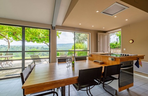 Bonnieux House | Village rental for 4 with heated pool and superb views over the Luberon valley