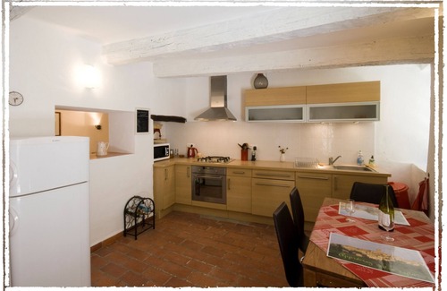 Sablet Apartment | Village Studio Apartment