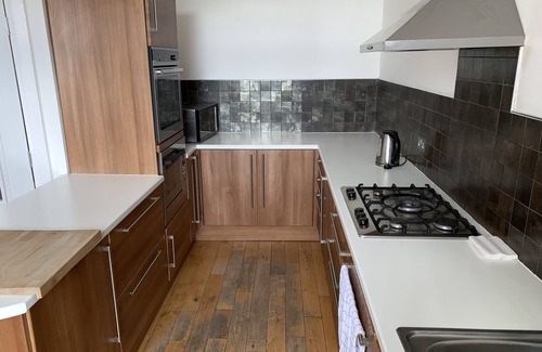 Larkhall Apartment | Village Tavern Apartment