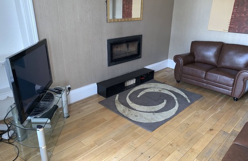 Larkhall Apartment | Village Tavern Apartment