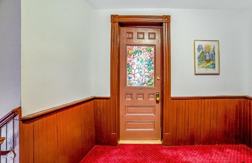 Hammondsport House | Village Tavern Inn