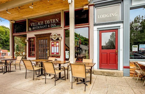 Hammondsport House | Village Tavern Inn