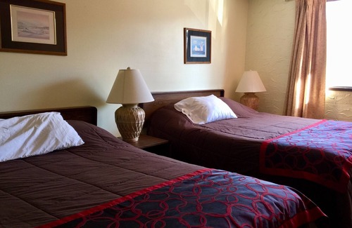 Fruitvale Hotel | Villager's Inn