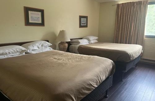 Fruitvale Hotel | Villagers Inn