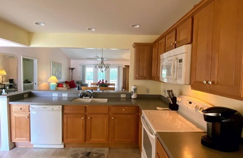 Hadley House | Villages2530-GORGEOUS FLORIDA RENTAL !
