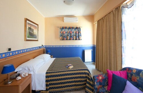 Contrada Pantano d'Arci Hotel | Villaggio Turistico Internazionale La Plaja