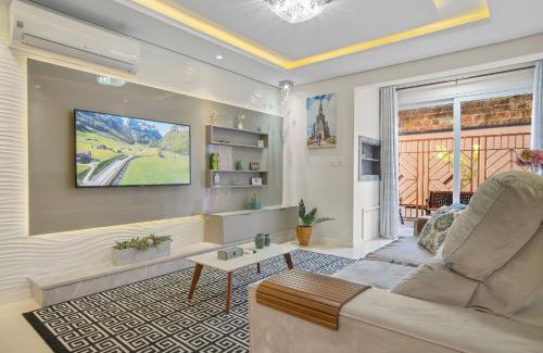 Centro Apartment | Villagio Del Venetto com ampla varanda by Achei