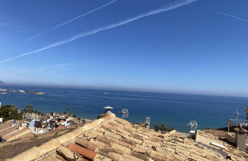 Old Town Apartment | Villajoyosa- Top Apt + Rooftop with Amazing Seaview