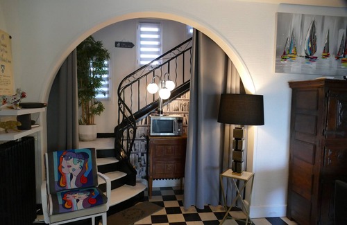 La Baule-Escoublac Bed & Breakfast | Villalesquatrevents.com Chambre Pierre Percee