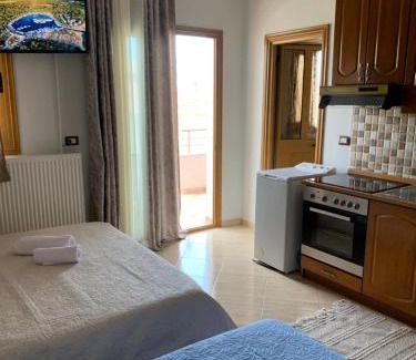 Shkembi i Kavajes Apartment | VillaLumora