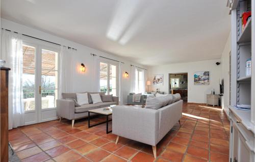 Montauroux House | Villamombetti