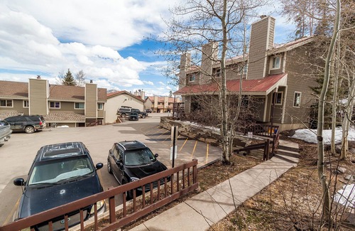Wildernest Apartment | Villamont #6916 by Summit County Mountain Retreats