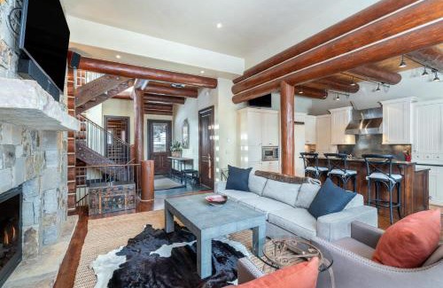 Mountain Village House | Villas At Tristant 137 by AvantStay Ski In Ski Out Home w Panoramic Views Hot Tub