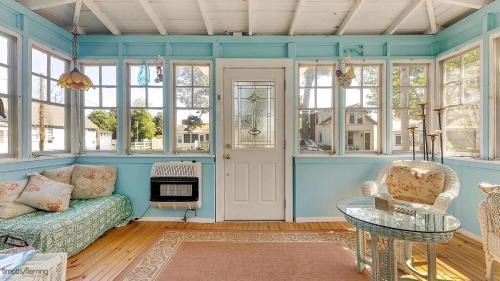 Villas House | Villas Cottage By The Bay