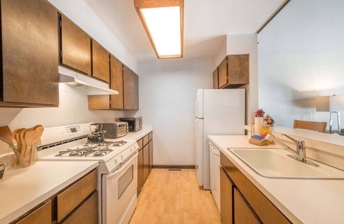 Dollar Point Condo | Villas Cozy Condo in Tahoe City - Close to Town, beaches and resorts