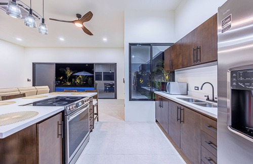 Palma Quemada Villa | Villas del Mar, Casa Blanca.