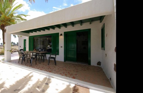 Haria Villa | Villas Finca la Crucita 3 Bedrooms with Share Pool