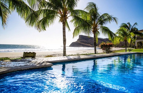 Rancho Santana Condo | Villas Iguana A-14: Beachfront Condo!