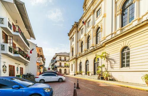 Casco Viejo Apartment | Villas La Fontana Amplia ApartaSuite- piscina 202