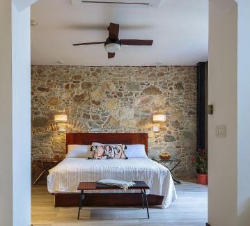 Casco Viejo Apartment | Villas La Fontana Amplia ApartaSuite- piscina 202