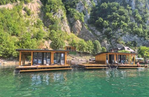 Bajina Basta Villa | Villas Mlecika and Zvoncic- Jezero Lake Perucac