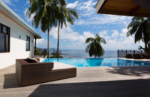 Port Glaud Villa | VILLAS PALM ROYAL - LUXURY VILLA QUEEN WITH A PRIVATE POOL OCEAN VIEW