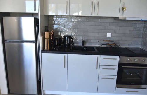 Rantatika Villa | VillaSleeps10-Garden-FreeParking-Pool-Ac