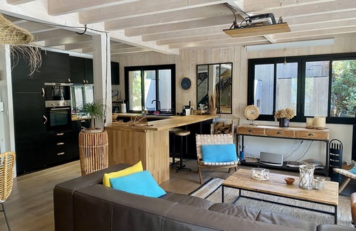 Piraillan Villa | VILLAVI ! a charming wooden villa on the heights of Piraillan