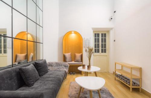 Hang Trong Apartment | Villaxe Drumie, 50m to Hoan Kiem lake - by Antique