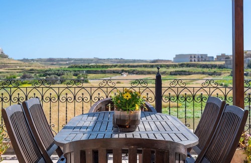 San Lawrenz Apartment | Villayana Holiday Home