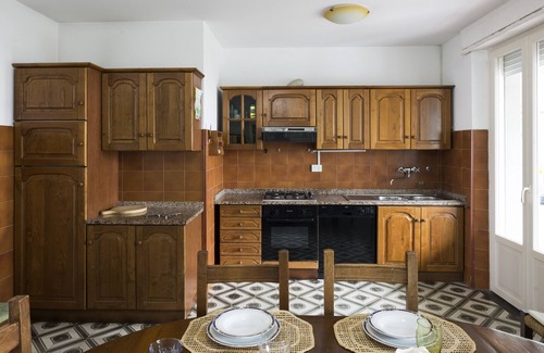 Lido di Camaiore House | Villetta Adriana, indipendente spaziosaluminosa