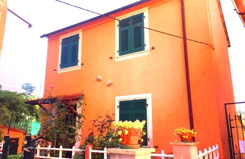 Arcola House | Villetta of 60 mq with splendid garden and sight on the Apuane