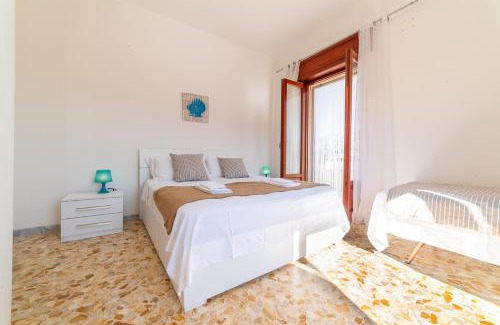 Torre Santa Sabina House | Villetta Pina 50m da spiaggia sabbia e parcheggio privato