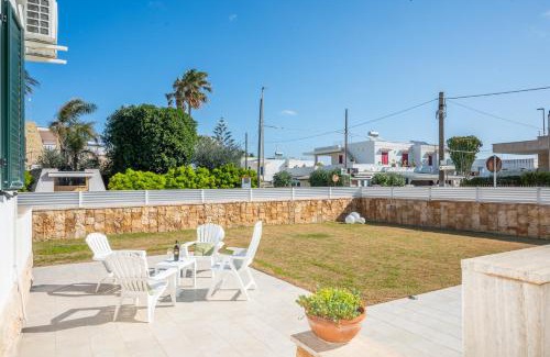 Torre Santa Sabina House | Villetta Pina 50m da spiaggia sabbia e parcheggio privato