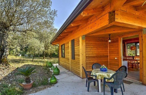 Sessa Aurunca House | Villino Aracea B, fully refundable with voucher*: A graceful cottage surrounded by vineyards and olive groves, with Free WI-FI.