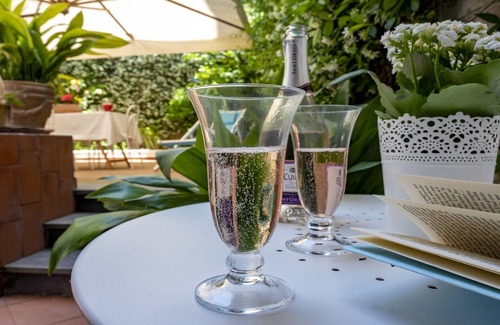 Meta Villa | Villino Il Geranio a house with antique furniture in Sorrentocoast