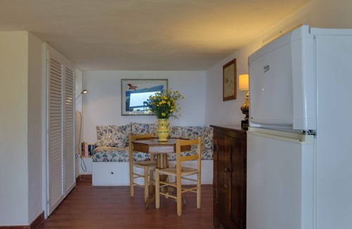 Calimera House | Villino il Portico, with sea view and access to the beach
