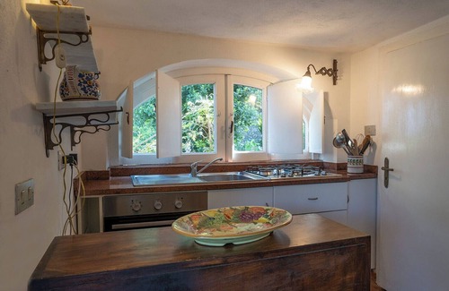 Calimera House | Villino il Portico, with sea view and access to the beach
